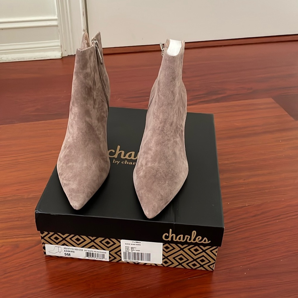 Suede boots